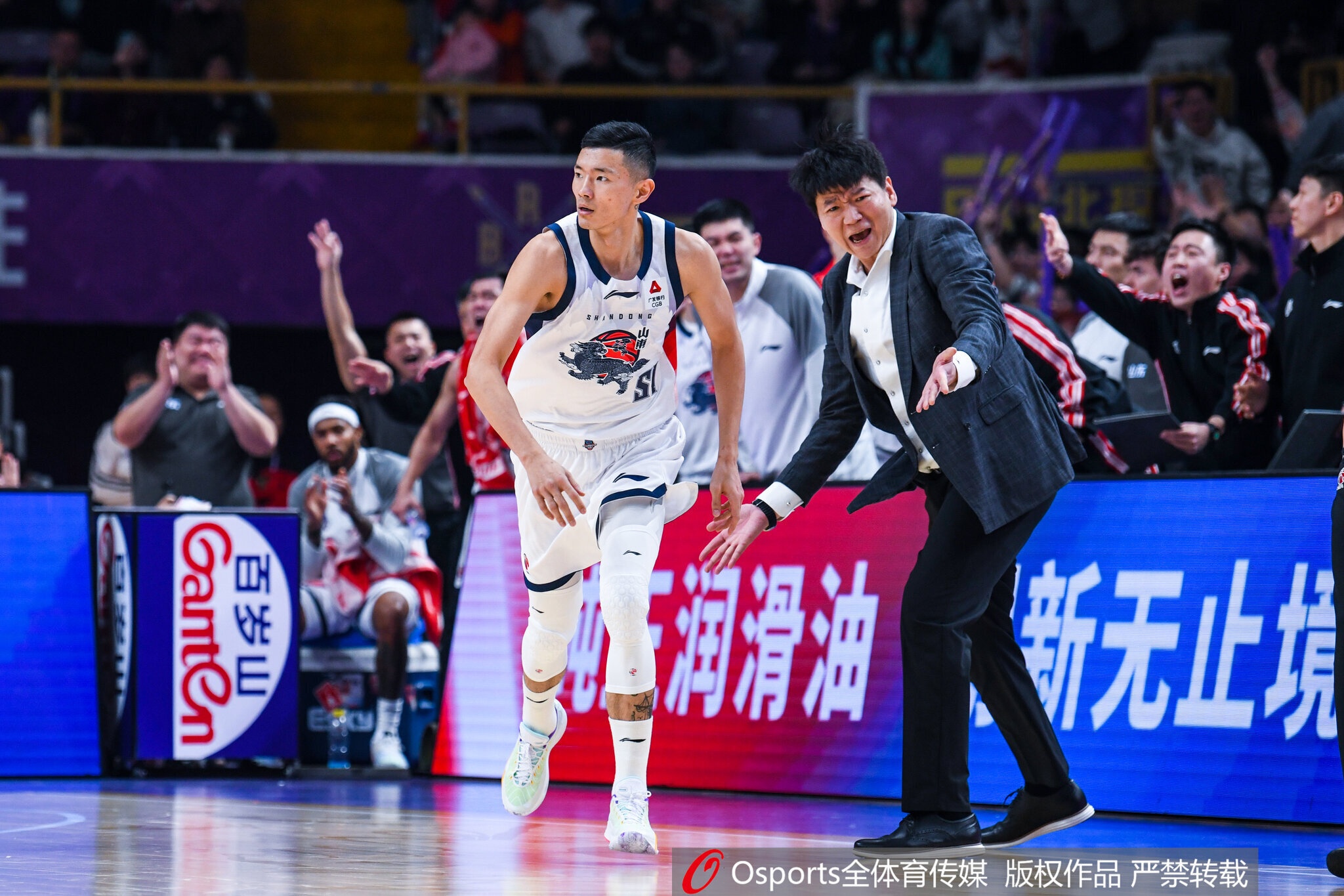 鲁媒：山东男篮今天抵达淄博备战热身赛 下周将会赶赴黑龙江